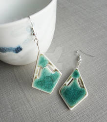 Green crackle finish - Dangle earrings