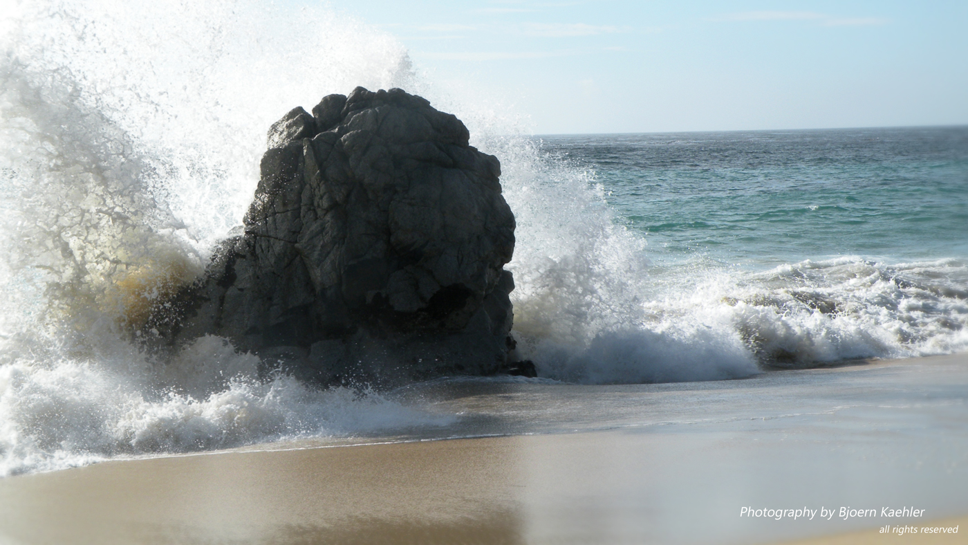 Alone against the ocean