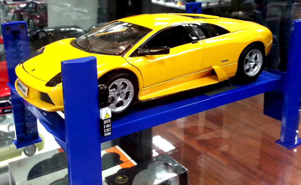 Yellow Murcielago