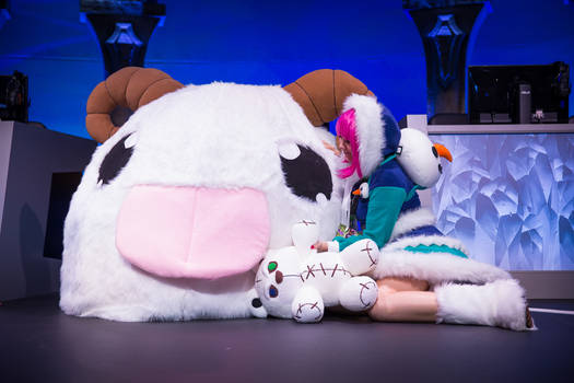 Poro Cosplay and Frostfire Annie Cosplay