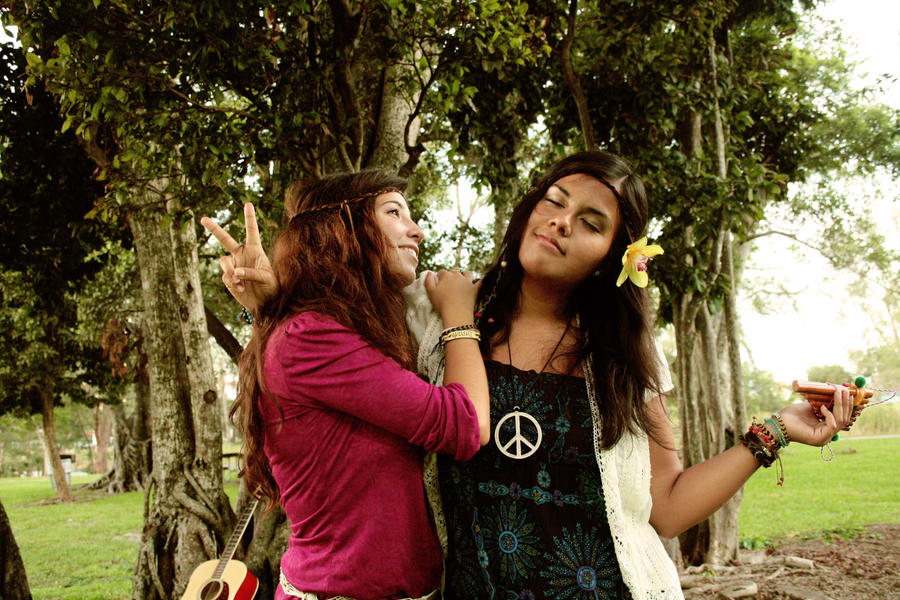 Hippie Best Friends