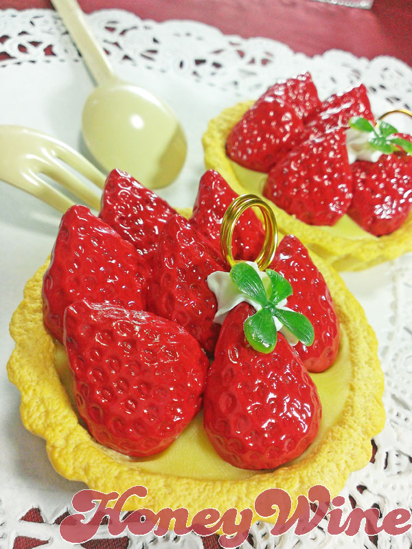 Strawberry tart memo stands @arteVarie12