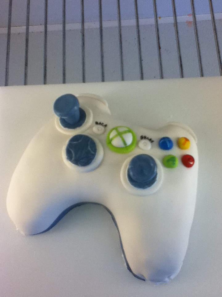 Xbox 360 Mini Cake