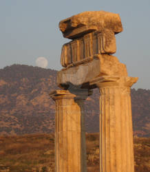 Moonrise and columns: Gymnasium at Heiropolis