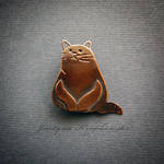 fat cat brooch by szaranagayama