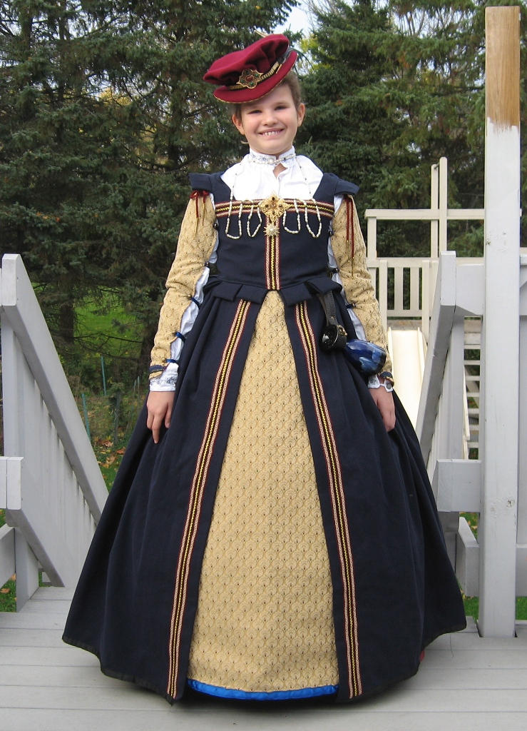 Elizabethan Child's Dress by ladyrose04 on DeviantArt Elizabethan Child's Dress by ladyrose04 on DeviantArt