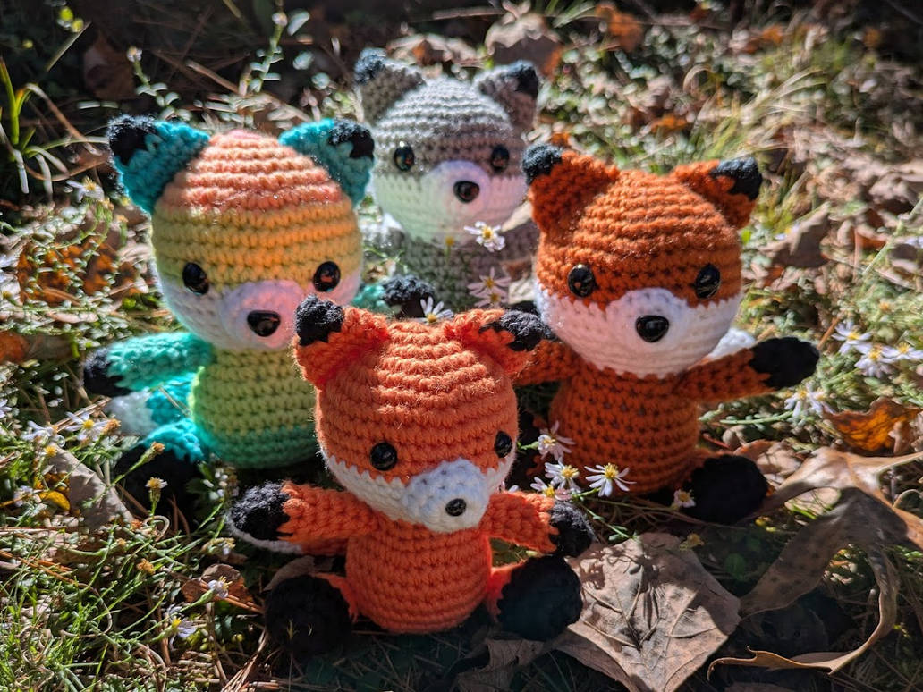 Crochet Fox: Seasonal Colors