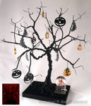 Hallowe'en Tree by Atratus