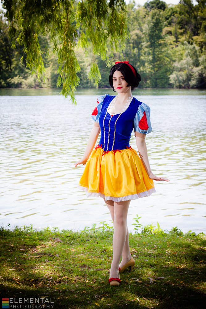 Snow White Lolita by straywind