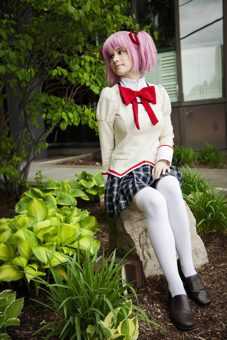 Madoka Kaname School Uniform by straywind