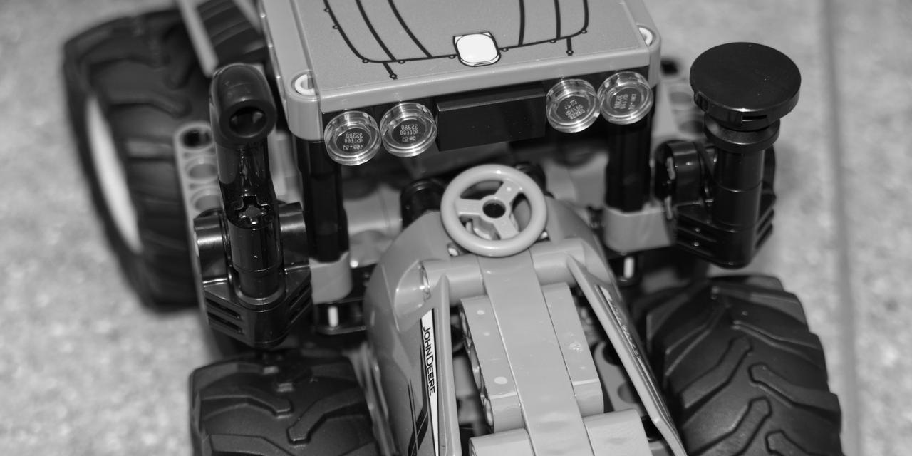 LEGO 42136 Tracteur John Deere 9620R 4WD