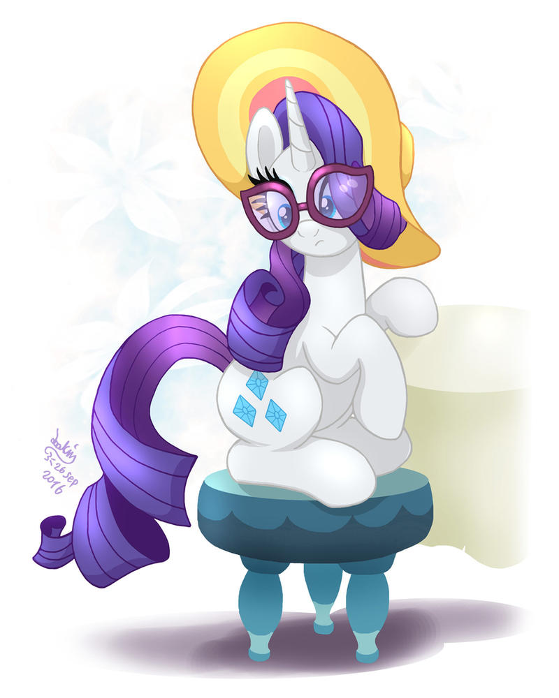 MLP FIM - Rarity Not So Loud Please