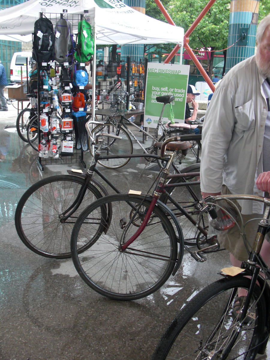 MEC's Bikefest at the Winnipeg Forks 07