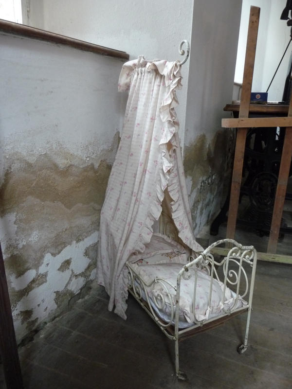 old baby bed