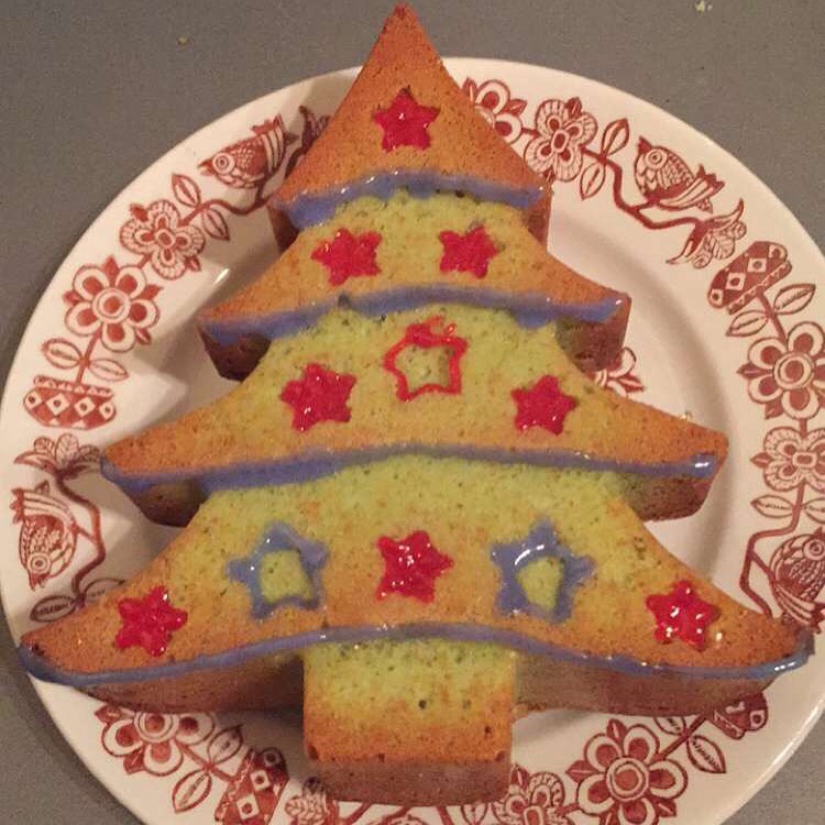 Christmas Tree Cake