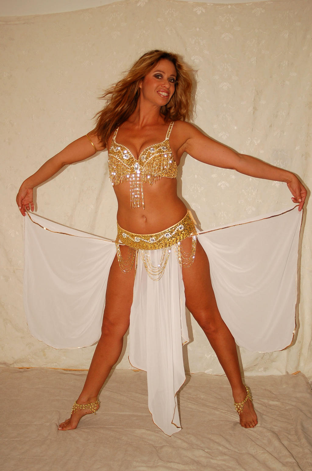 Kristiana - Golden Belly Dancer 2
