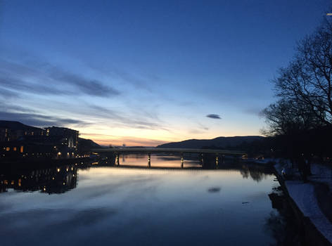 Dusk til dawn - Ypsilon, elvebyen,Drammens beauty