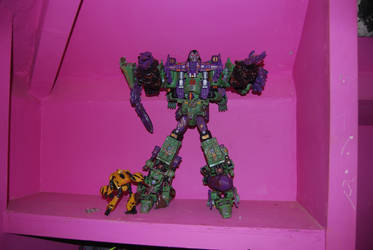 war for cybertron Devastator 1