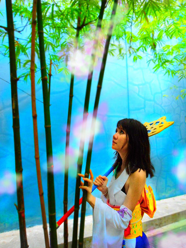 Yuna from FFX cosplay: Pyreflies by yukolin93 on DeviantArt