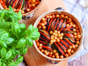 Vegan ratatouille with chickpeas by veggiefish-cz