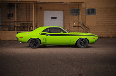 1971 Dodge Challenger R/T 'Green Monster' side