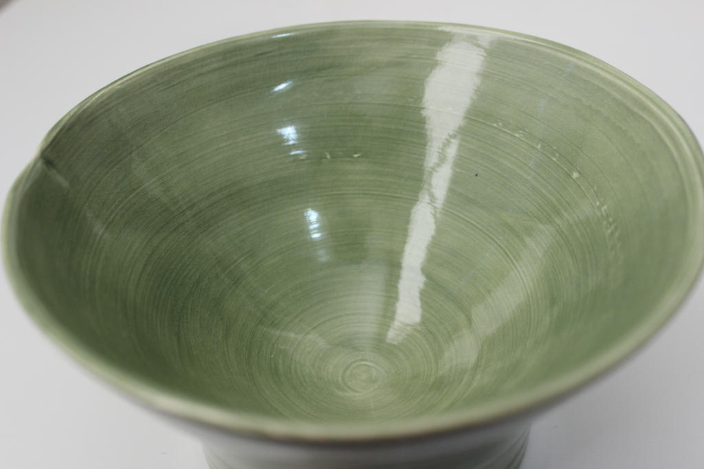 Green tea crackle bowl(no flash top view)