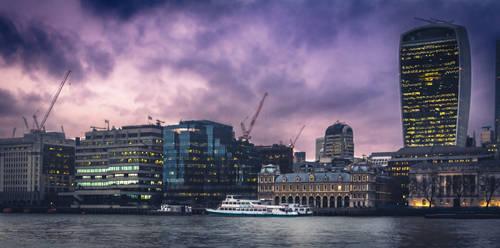 London Thames IX