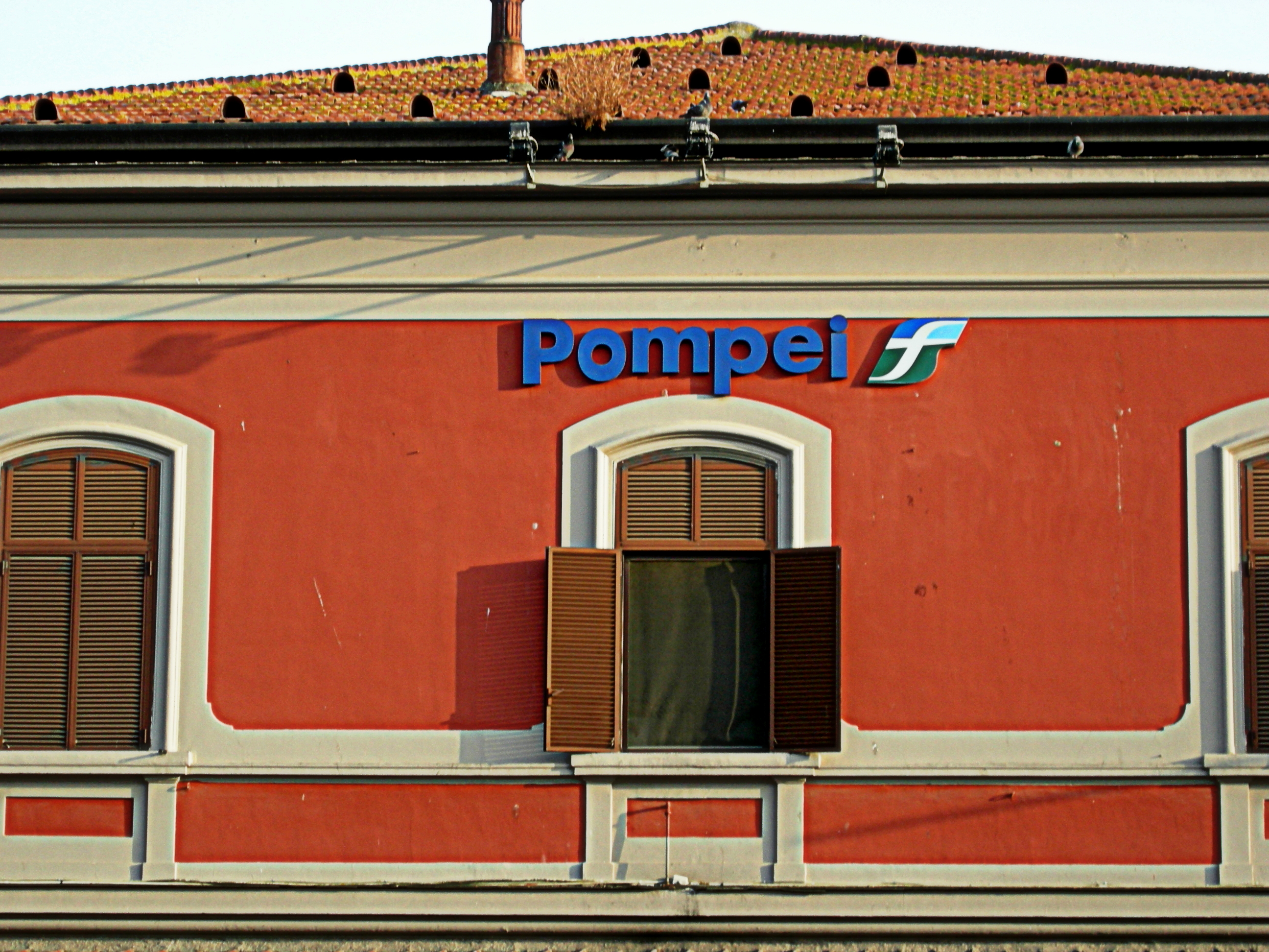 Pompeii Station.