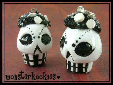 Black and White Cupcake Skulls