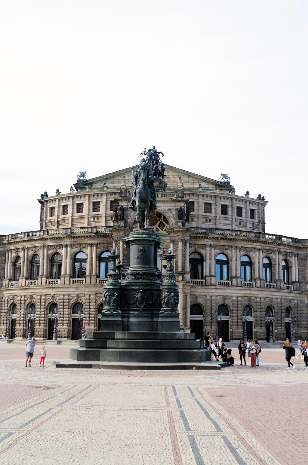 Johann und Semperoper by NikitaLaChance on DeviantArt