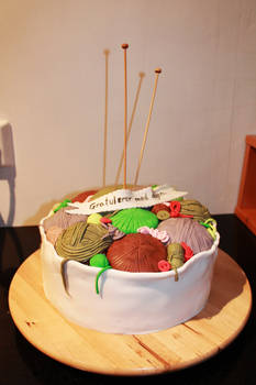 Knitting basket cake