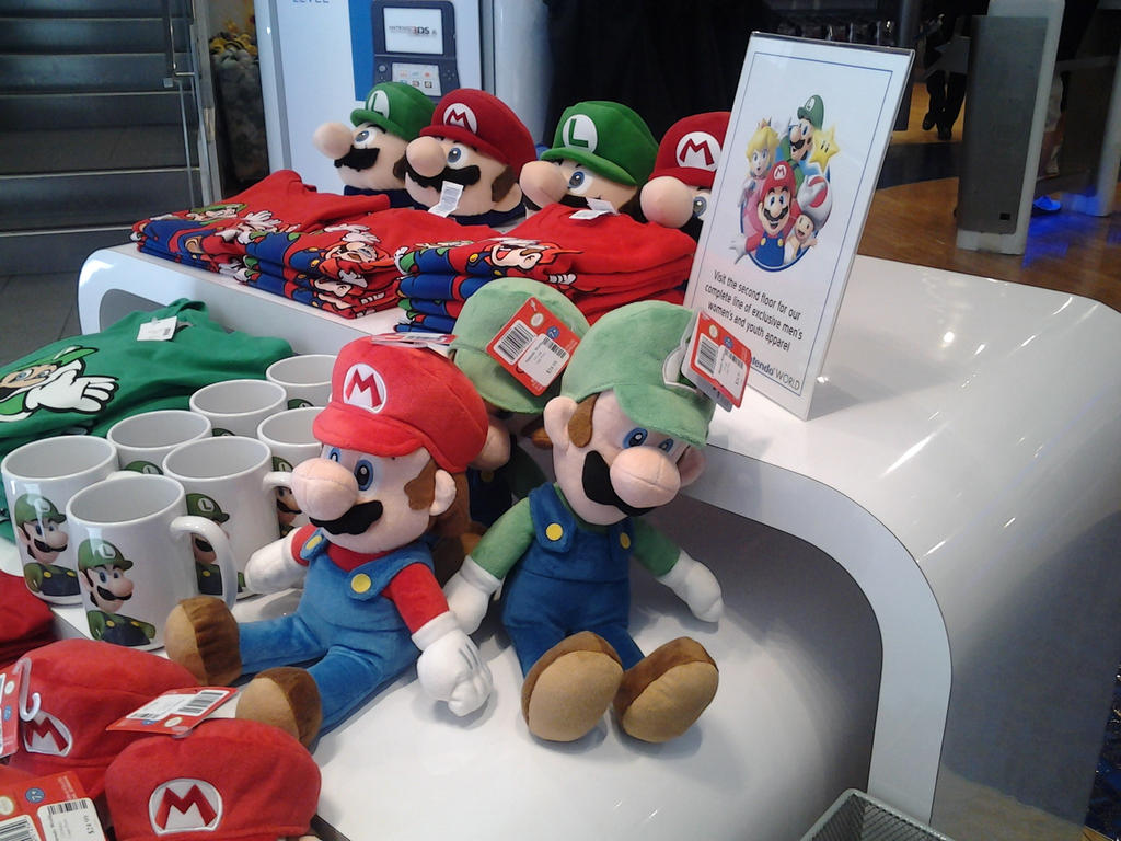 Nintendo World Nintendo Plushies Pic 1