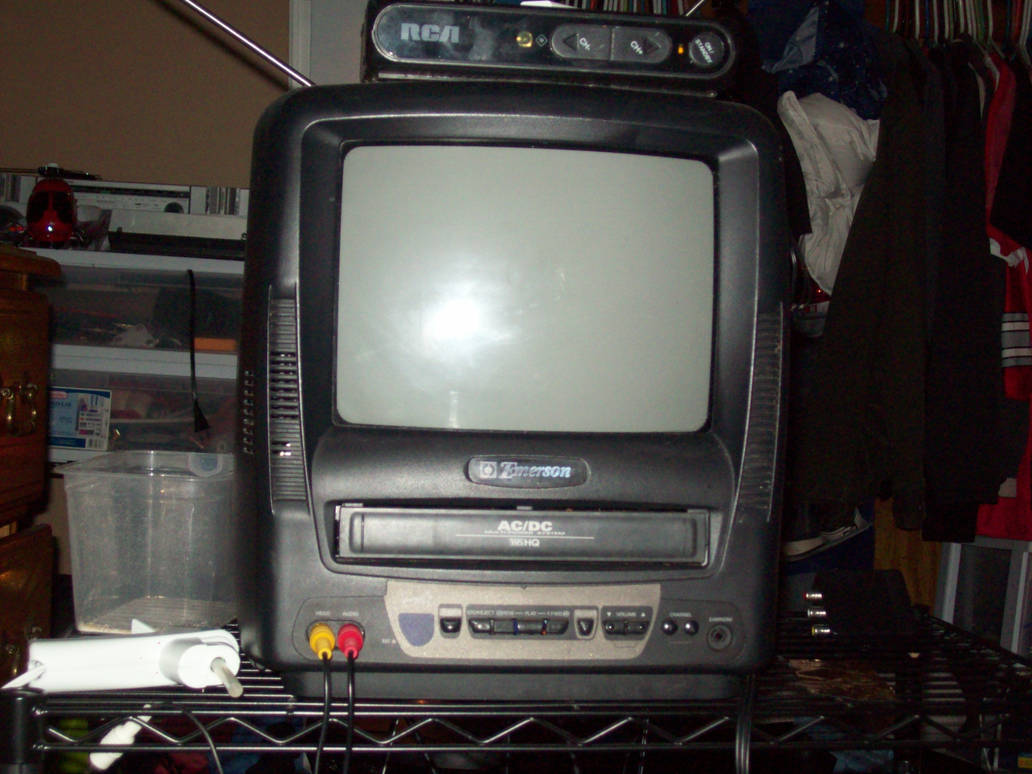 9 inch crt tv with built-in vcr by russ178 on DeviantArt