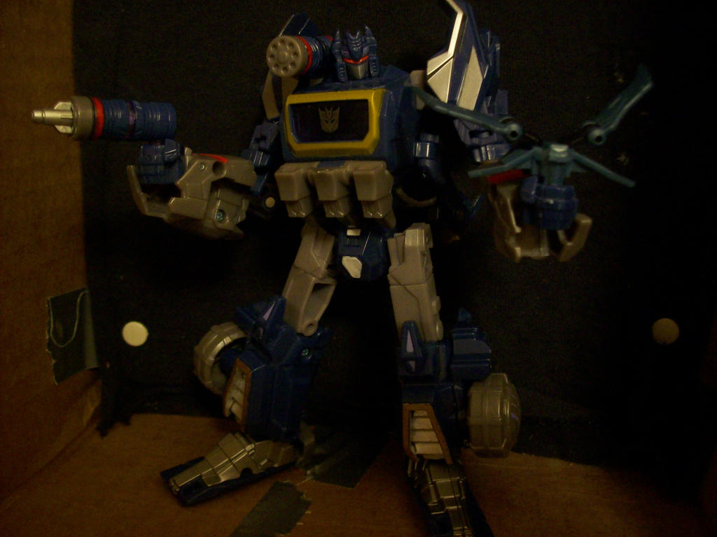 WFC soundwave G1 flavored by lovefistfury on DeviantArt
