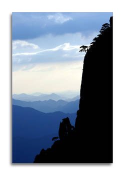 Huang Shan after sunset