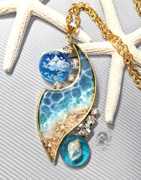 Sky and sea - Resin pendant