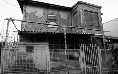 Abandoned House IV by AdaEtahCinatas