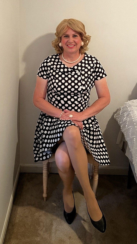 Deviantart 50s 50s housewife by DanaFinch81 on DeviantArt