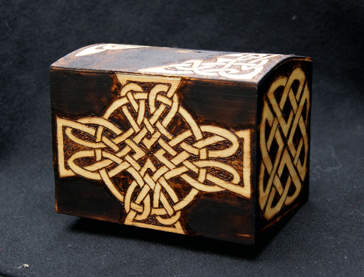 Celtic knot money box front