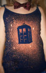 TARDIS tshirt by llinosevans