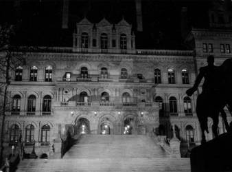 the NY Plaza at night