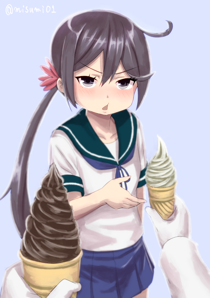 Akebono has the admiral buy a soft cream.