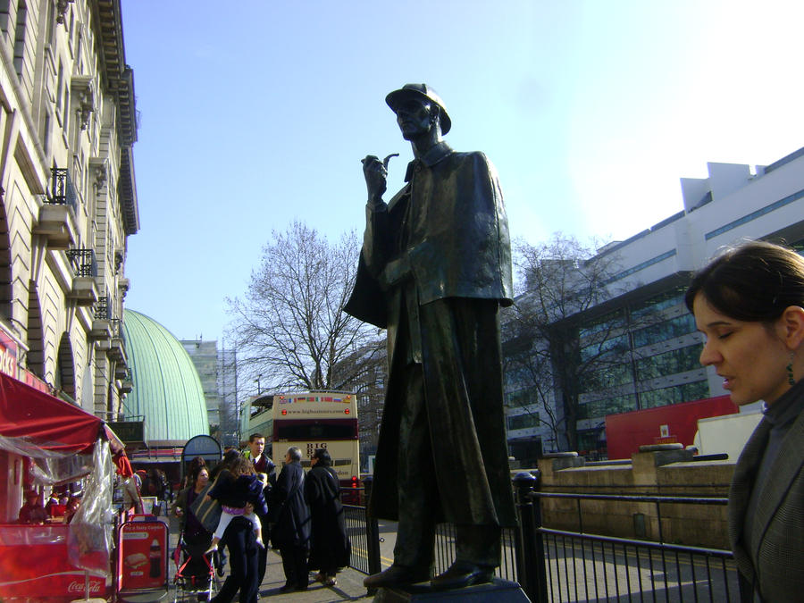 Sherlock Holmes Statue