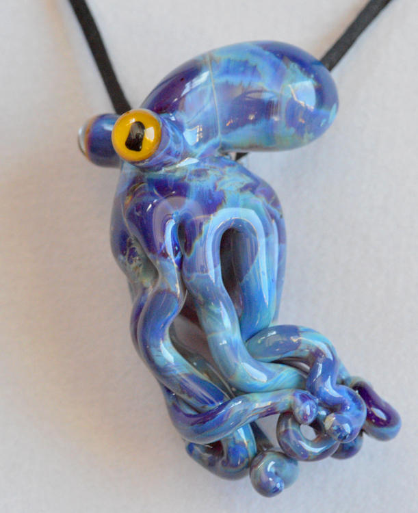 Pendant, borosilicate glass octopus by cold-in-the-north
