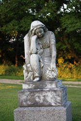 A Grave Statue