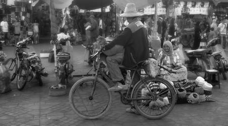 monkey on bike (Jemma el Fnar Maroc)