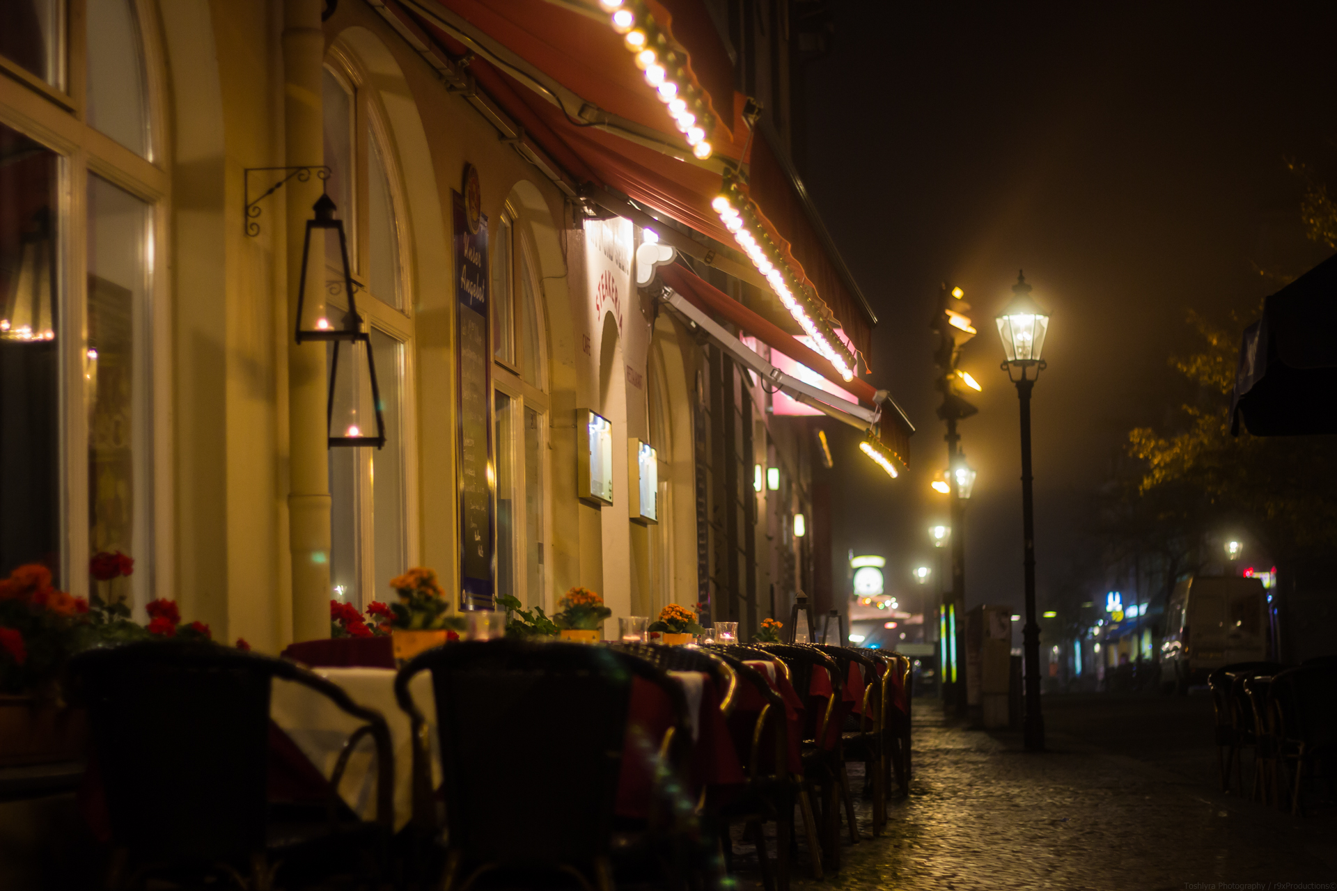 Foggy Night Set - The restaurant 02