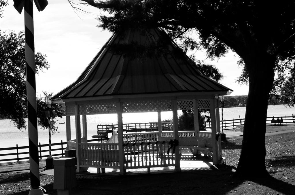 Christmas Gazebo by Purplecherry5 on DeviantArt