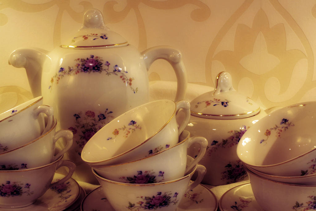 Tea Pot 'n' Cups