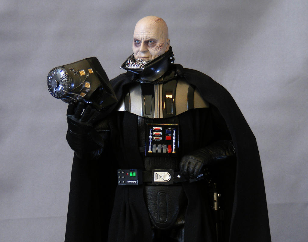 Sideshow Collectibles Darth Vader 4